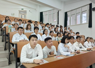 商学院分党校第三十四期入党积极分子第二节党课