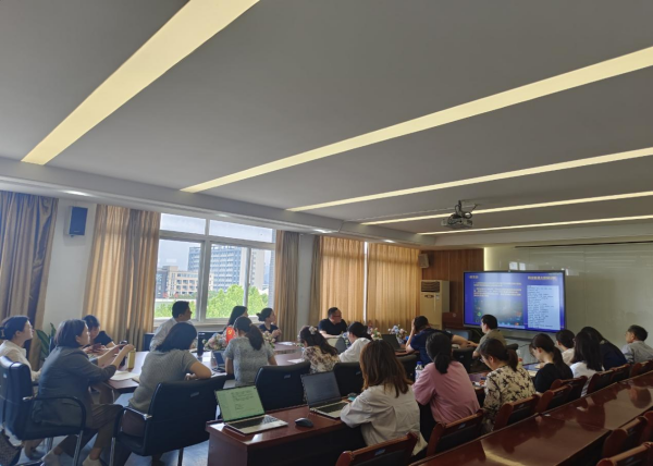 “数字化 + 特色化”——商学院贸易经济系召开专业发展研讨会